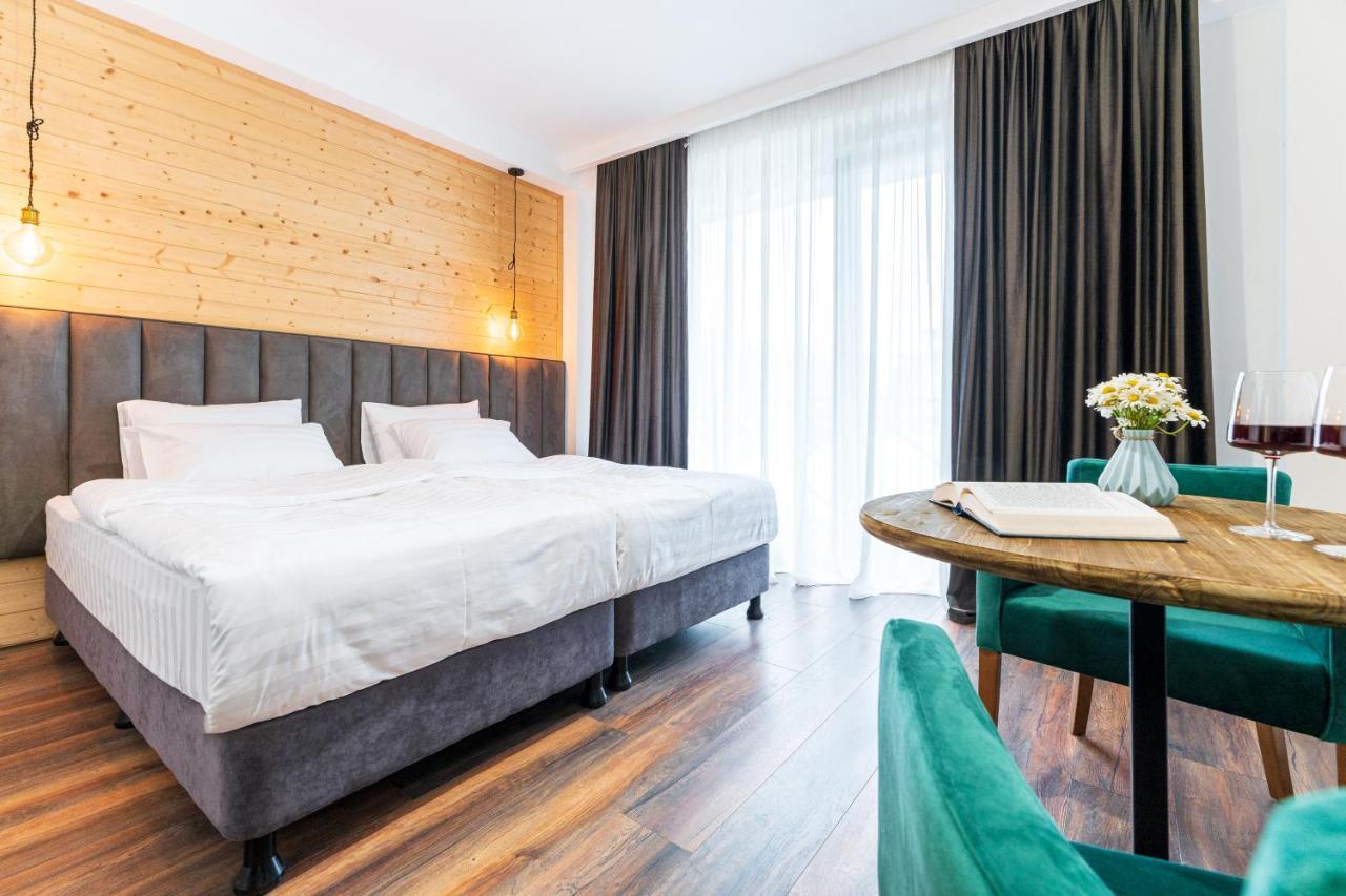 Hotel Chatini เมสเตีย ภายนอก รูปภาพ