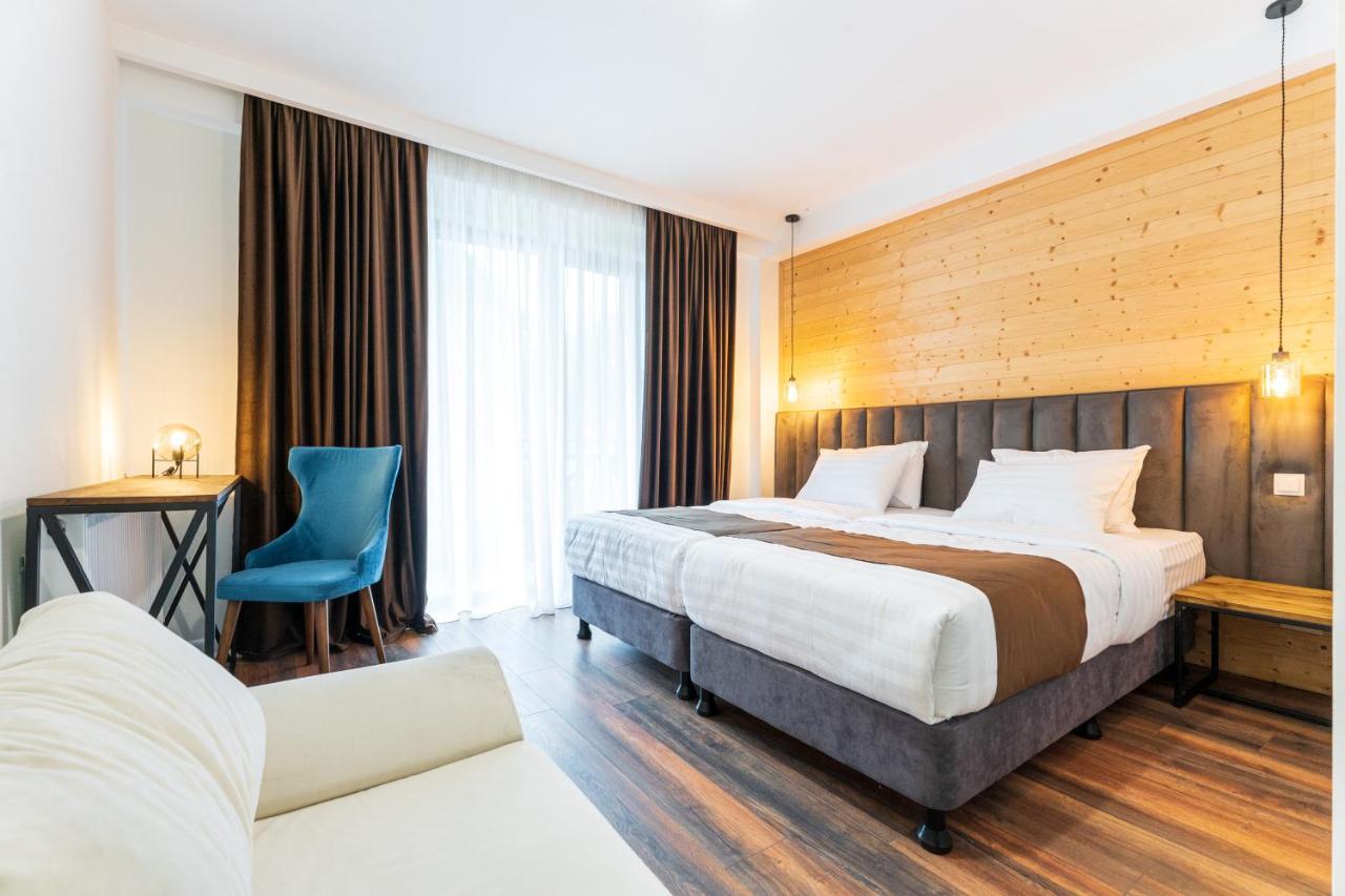 Hotel Chatini เมสเตีย ภายนอก รูปภาพ
